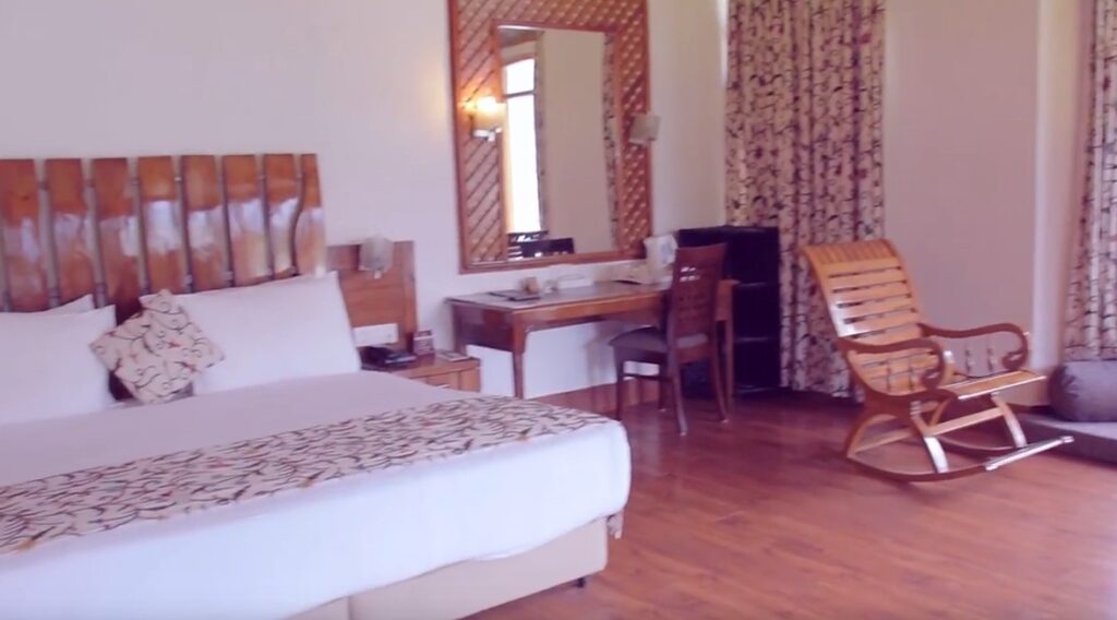 rooms in heevan hotel pahalgam